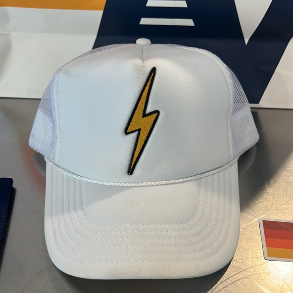 Aviator Nation Accessories - NWT Aviator Nation White Trucker Hat And Swag